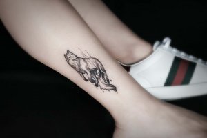 小腿小清新素描风几何图形狼纹身图案