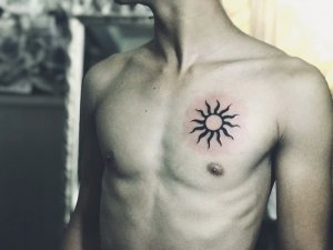胸口太阳图腾纹身图案